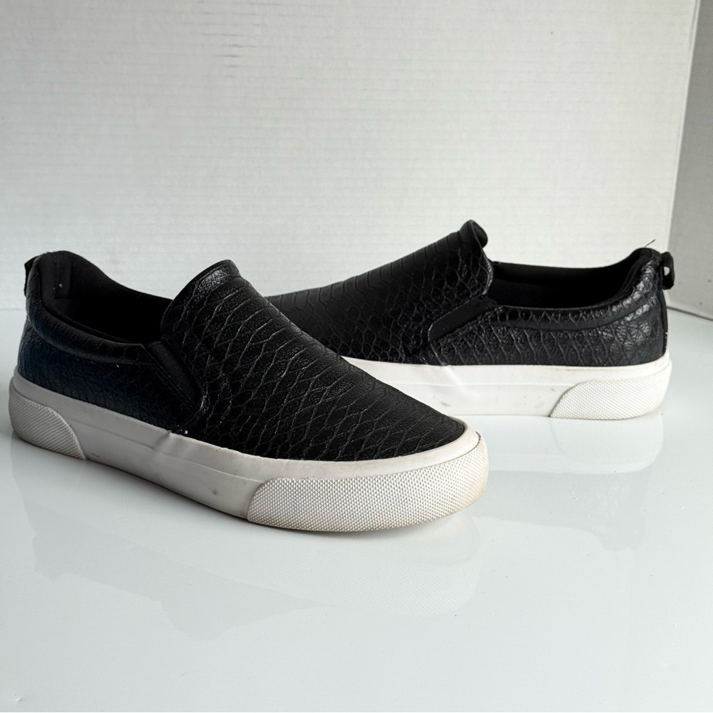Jenn Ardor Black and White Loafers Sleek Slip-On Design Size 8 - Picture 3 of 12